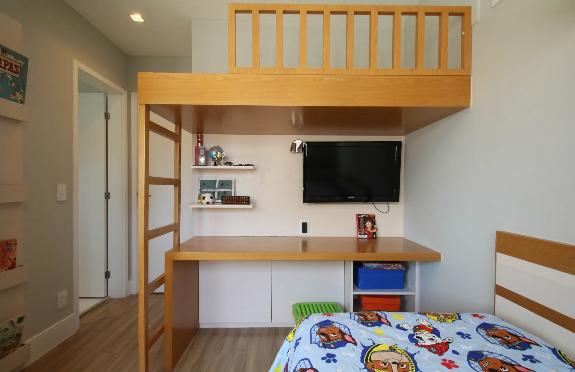 Terceira suíte versátil do apartamento à venda no Condomínio Taman Vila Andrade